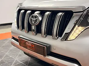 Used 2017 Toyota Land Cruiser Invincible Brilliant Silver - Interior and Exterior details 18