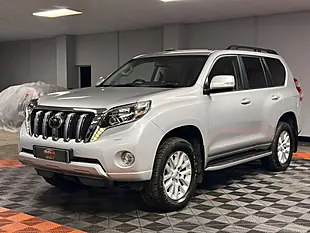 Used 2017 Toyota Land Cruiser Invincible Brilliant Silver - Interior and Exterior details 3