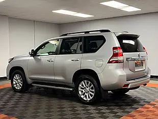 Used 2017 Toyota Land Cruiser Invincible Brilliant Silver - Interior and Exterior details 4
