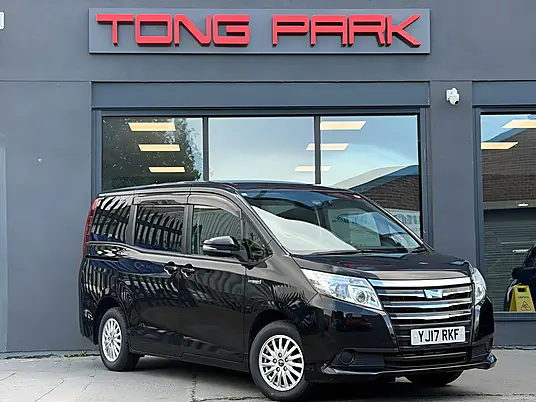 2017 Toyota Noah 1.8 Petrol Hybrid