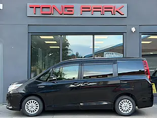 Used 2017 Toyota Noah Black - Interior and Exterior details 10