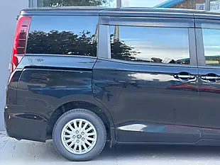 Used 2017 Toyota Noah Black - Interior and Exterior details 8