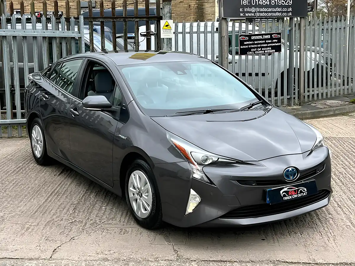 Used 2017 Toyota Prius Business Edition Plus Grey - Interior and Exterior details 4