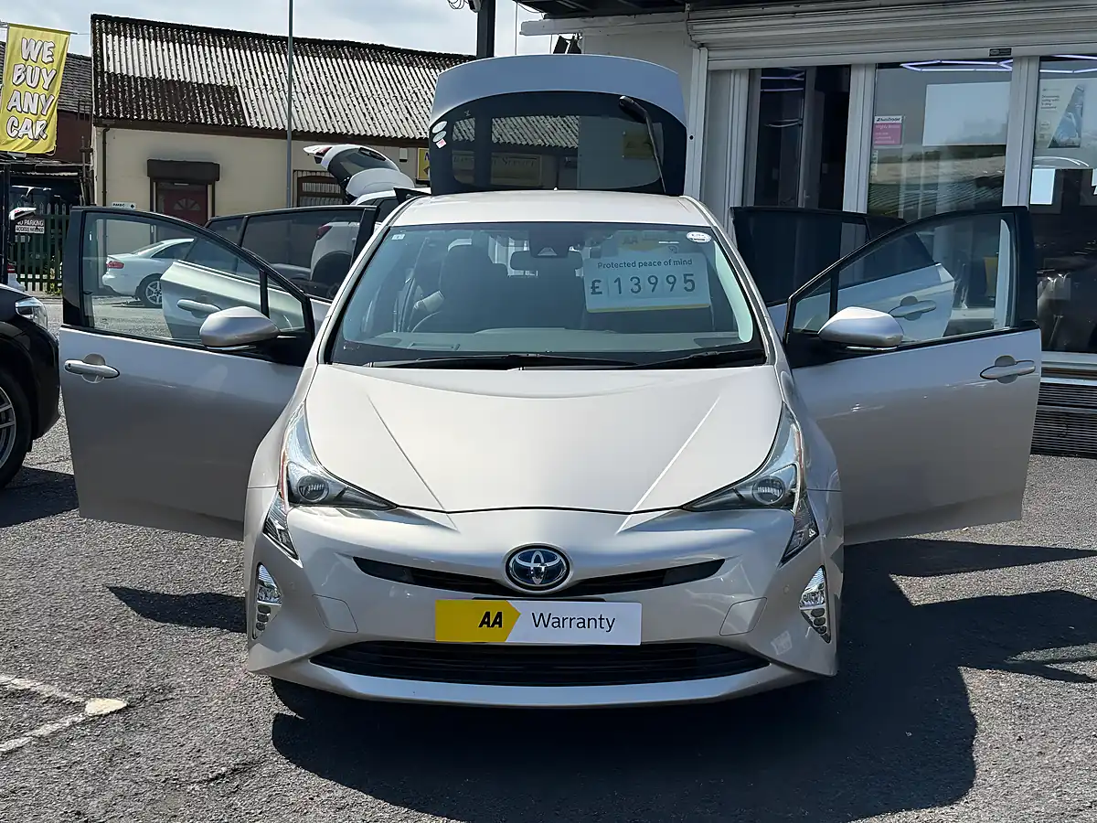 Used 2017 Toyota Prius Excel Silver - Interior and Exterior details 11