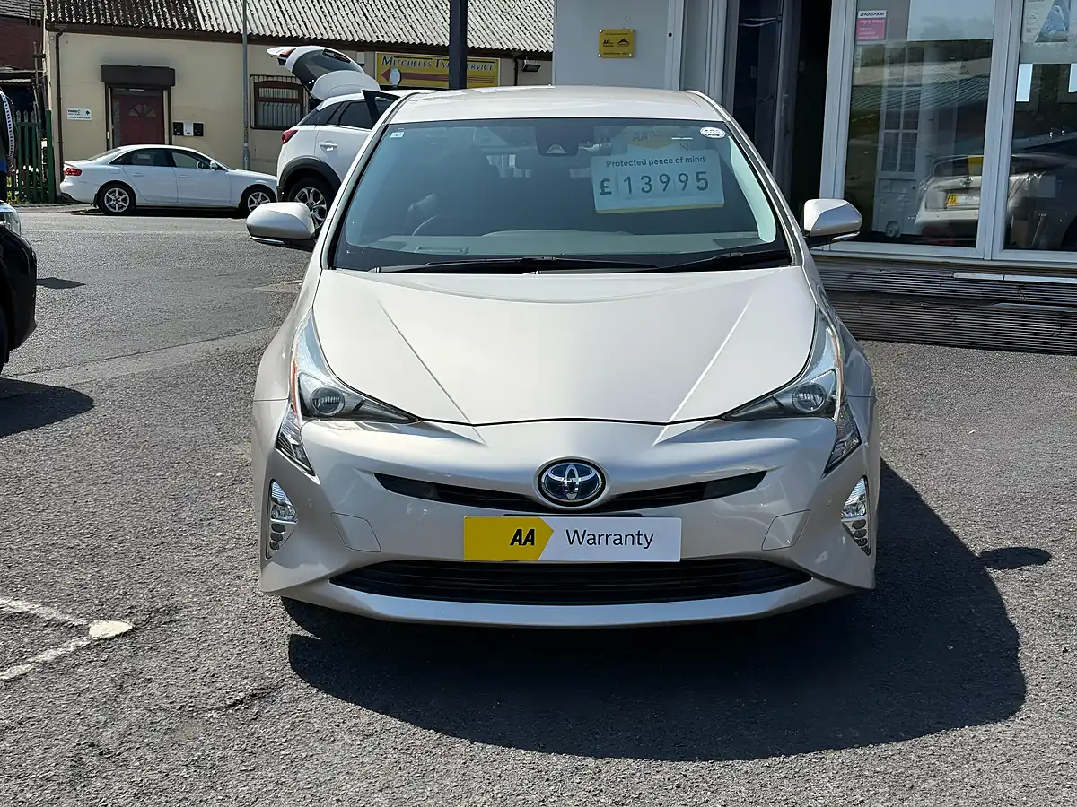 Used 2017 Toyota Prius Excel Silver - Interior and Exterior details 7