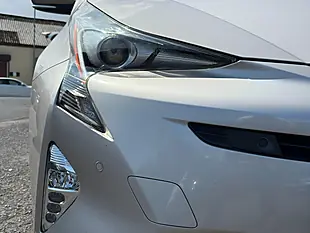 Used 2017 Toyota Prius Excel Silver - Interior and Exterior details 9