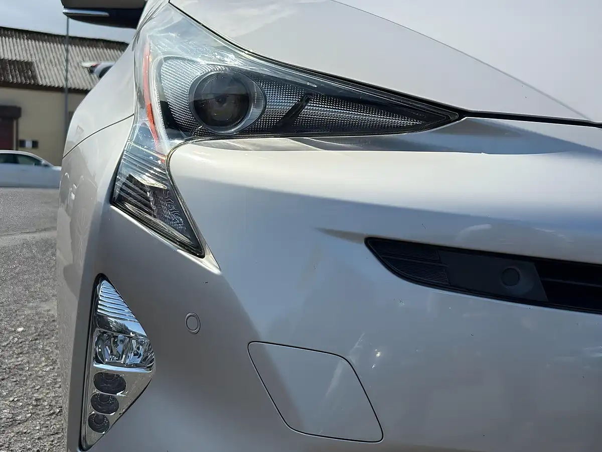 Used 2017 Toyota Prius Excel Silver - Interior and Exterior details 9