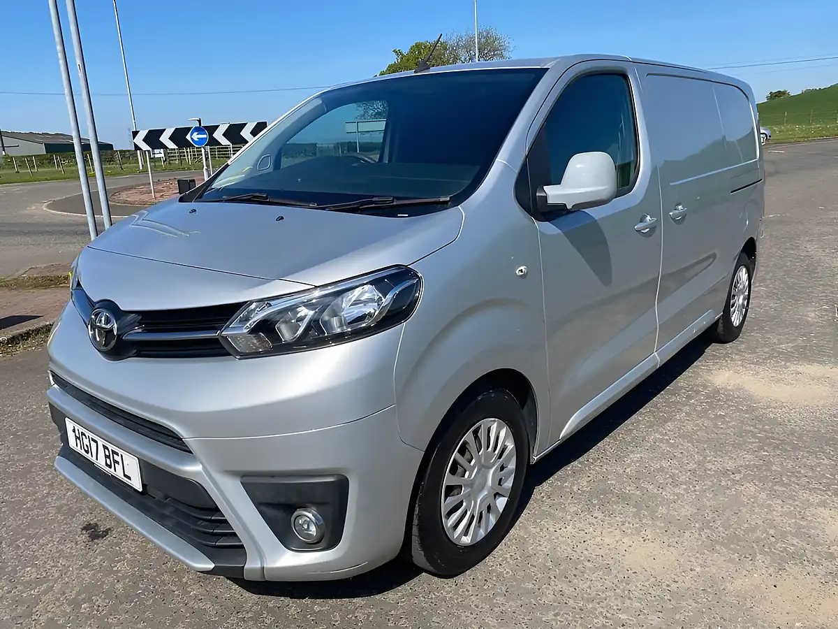 Used 2017 Toyota Proace Comfort Medium Silver - Interior and Exterior details 13