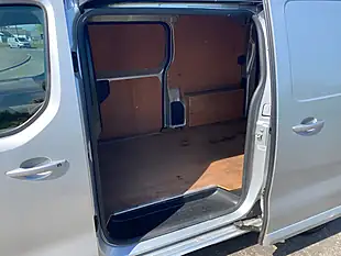 Used 2017 Toyota Proace Comfort Medium Silver - Interior and Exterior details 14