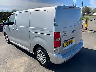 Used 2017 Toyota Proace Comfort Medium Silver - Interior and Exterior details 17