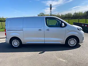 Used 2017 Toyota Proace Comfort Medium Silver - Interior and Exterior details 2