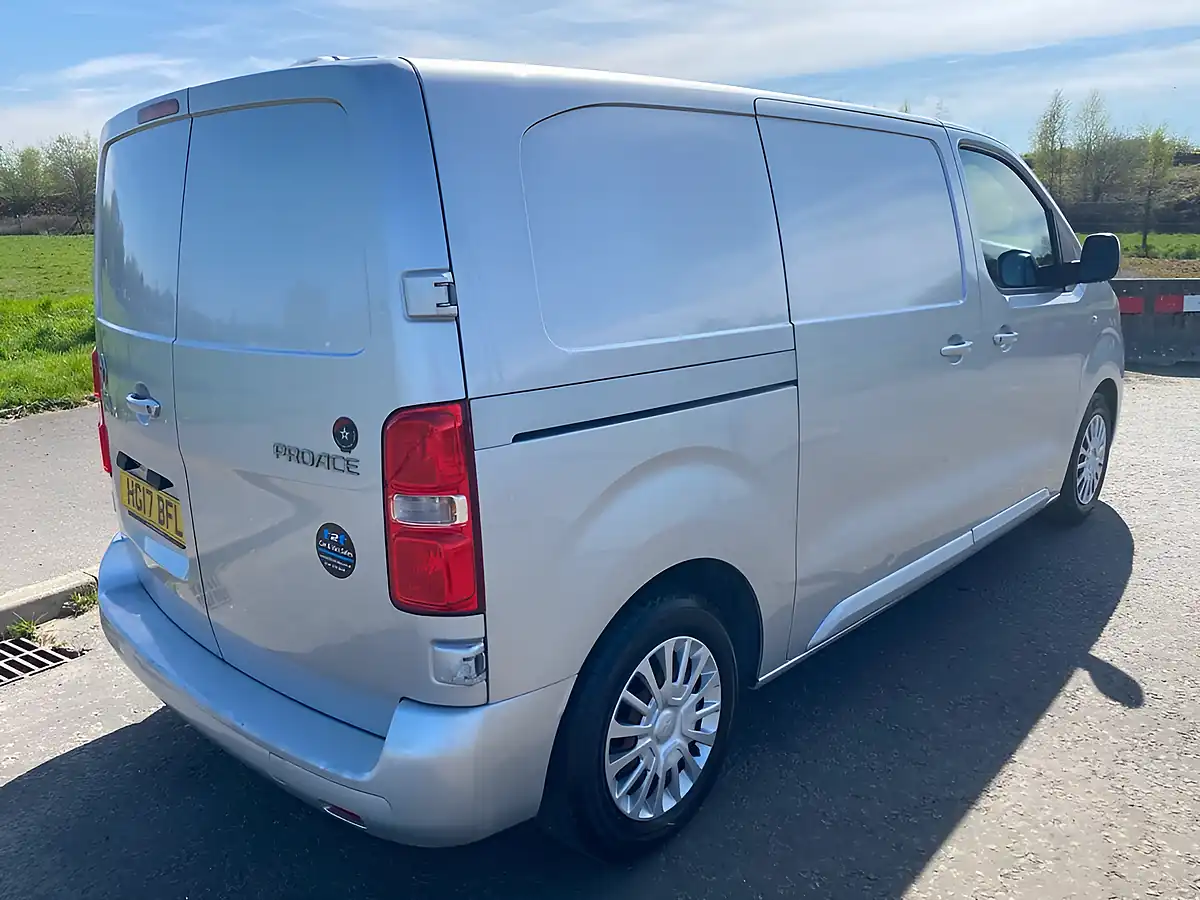 Used 2017 Toyota Proace Comfort Medium Silver - Interior and Exterior details 3