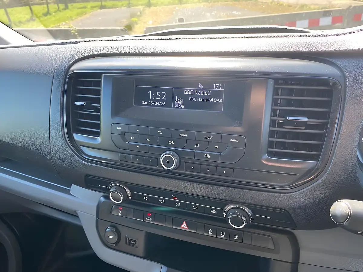 Used 2017 Toyota Proace Comfort Medium Silver - Interior and Exterior details 5