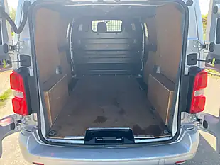 Used 2017 Toyota Proace Comfort Medium Silver - Interior and Exterior details 8
