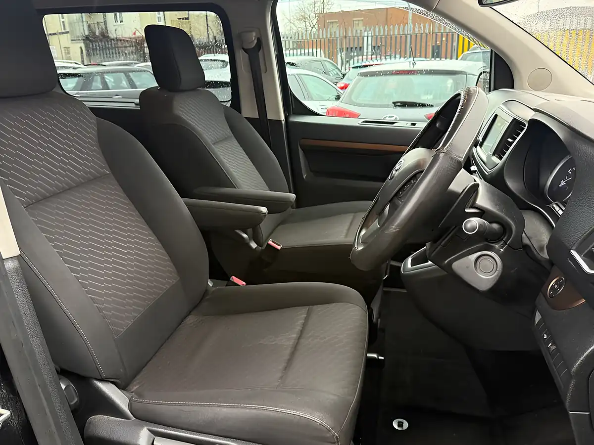 Used 2017 Toyota Proace Verso Family Medium Black - Interior and Exterior details 10