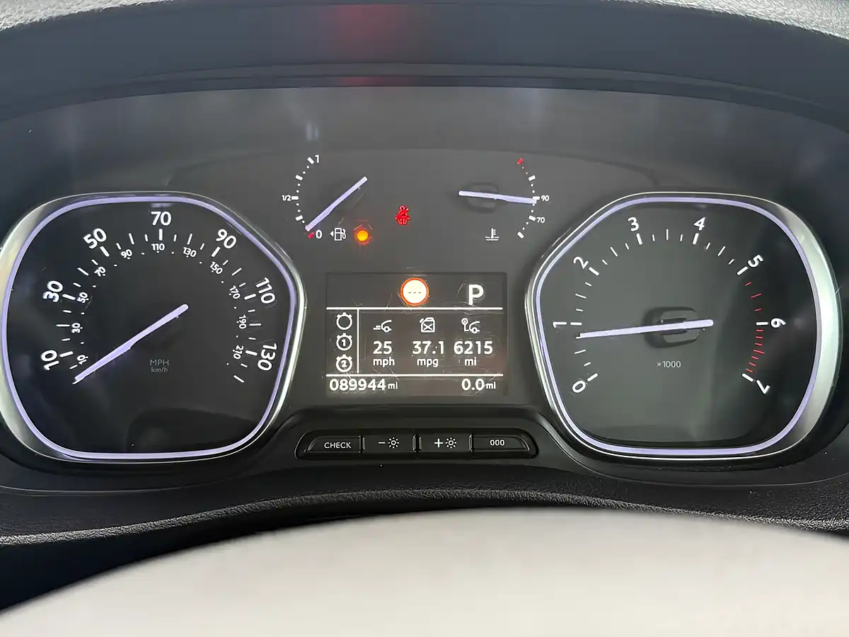 Used 2017 Toyota Proace Verso Family Medium Black - Interior and Exterior details 17