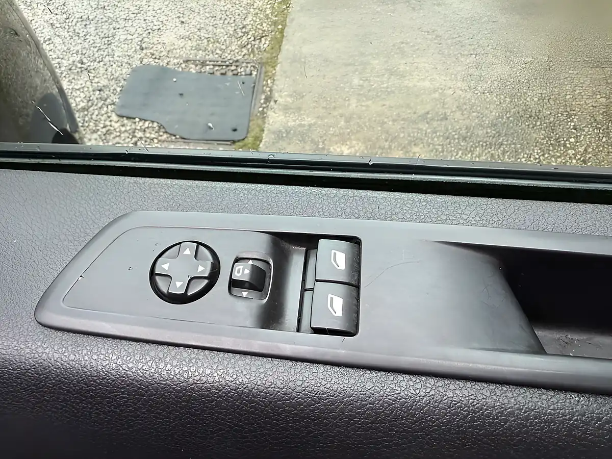 Used 2017 Toyota Proace Verso Family Medium Black - Interior and Exterior details 18