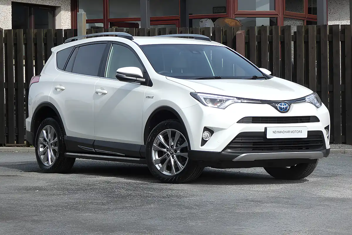 Used 2017 Toyota RAV4 Excel White - Front View