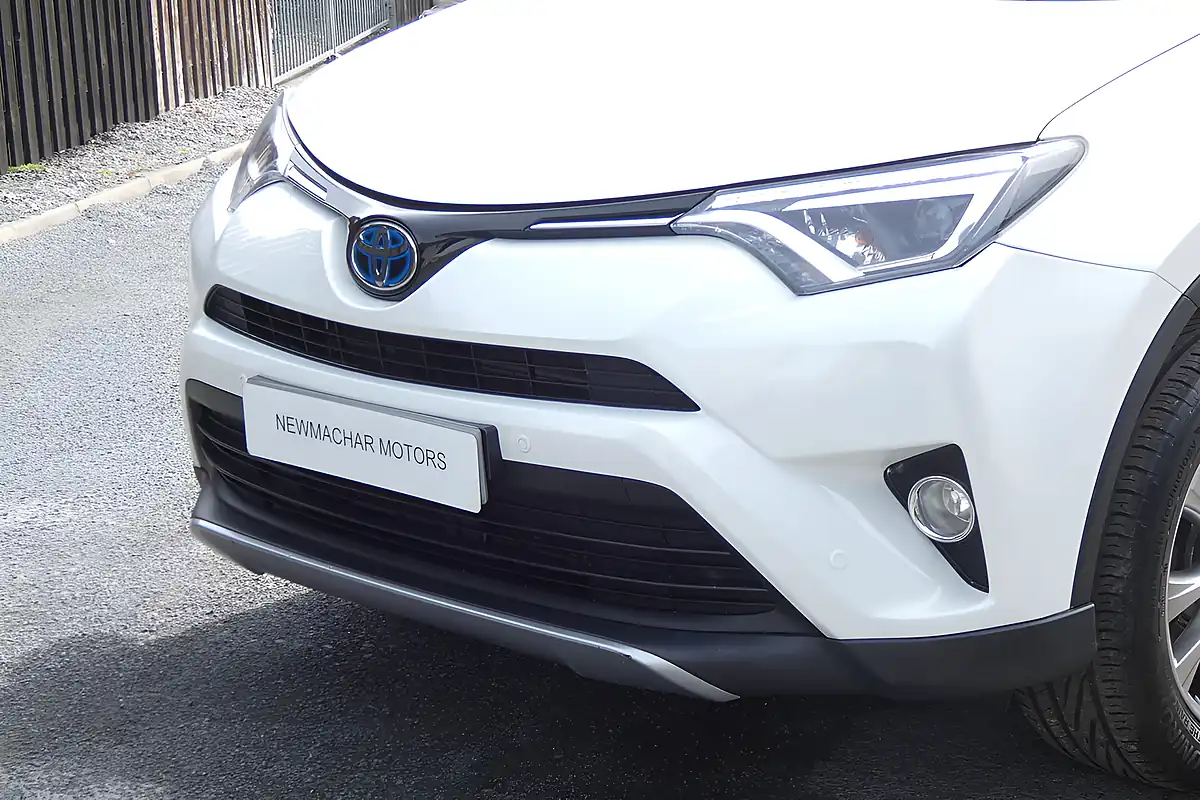 Used 2017 Toyota RAV4 Excel White - Interior and Exterior details 5