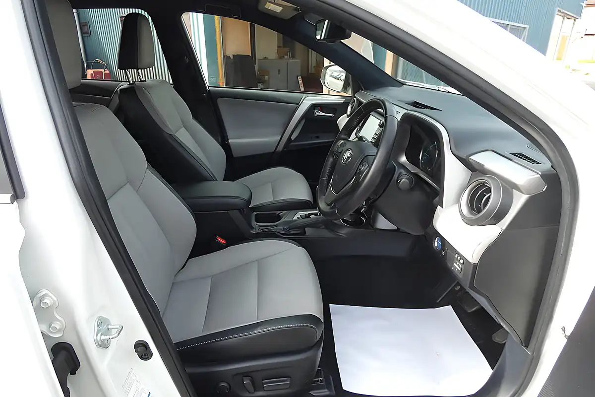 Used 2017 Toyota RAV4 Excel White - Interior and Exterior details 7