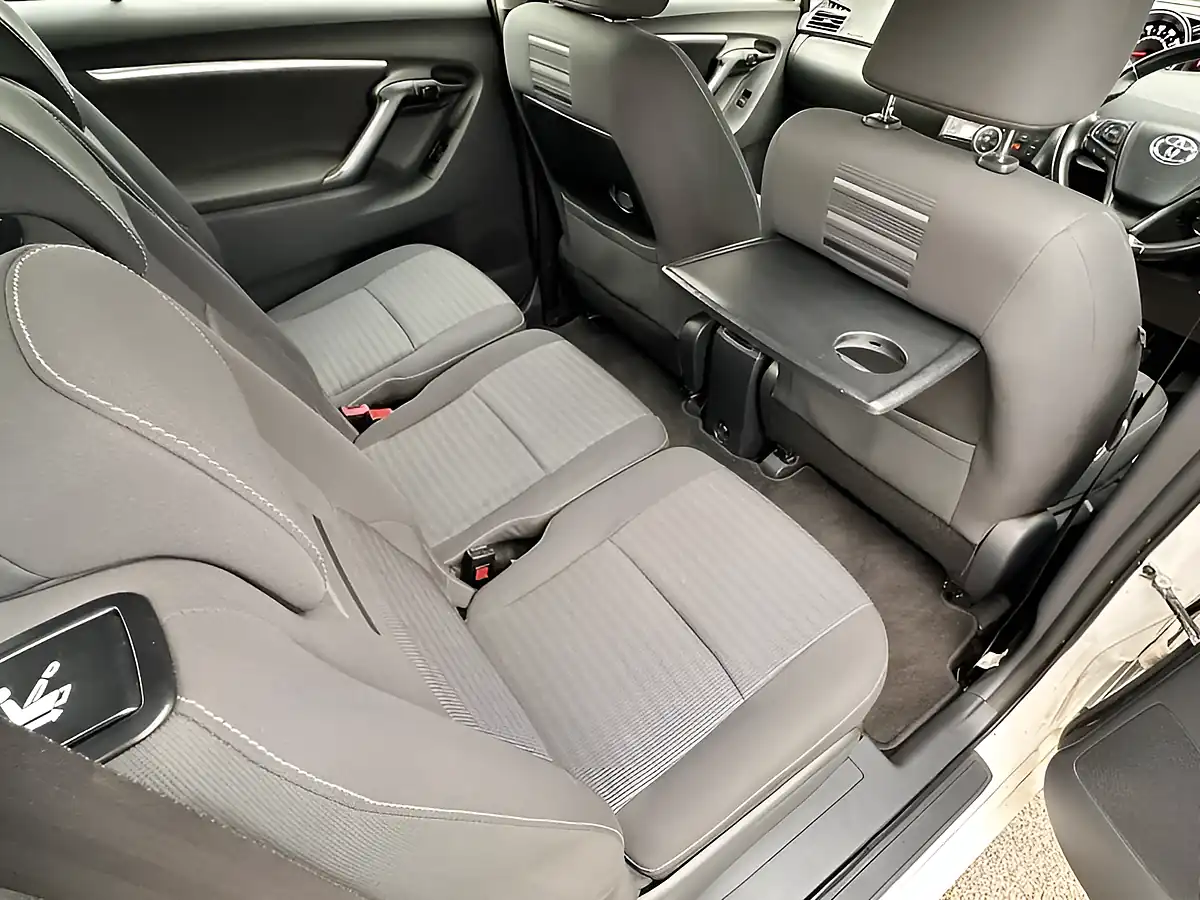 Used 2017 Toyota Verso Icon White - Interior and Exterior details 13