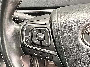Used 2017 Toyota Verso Icon White - Interior and Exterior details 14