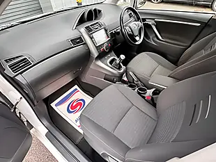 Used 2017 Toyota Verso Icon White - Interior and Exterior details 19