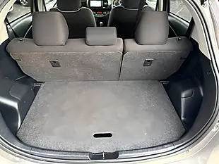 Used 2017 Toyota Vitz Multicolour - Interior and Exterior details 19
