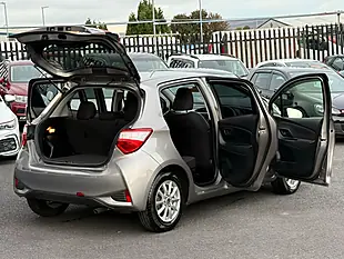 Used 2017 Toyota Vitz Multicolour - Interior and Exterior details 2