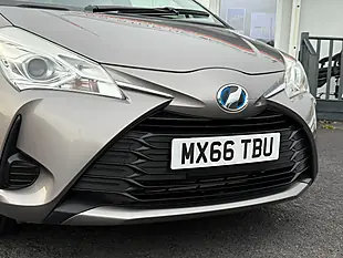 Used 2017 Toyota Vitz Multicolour - Interior and Exterior details 9