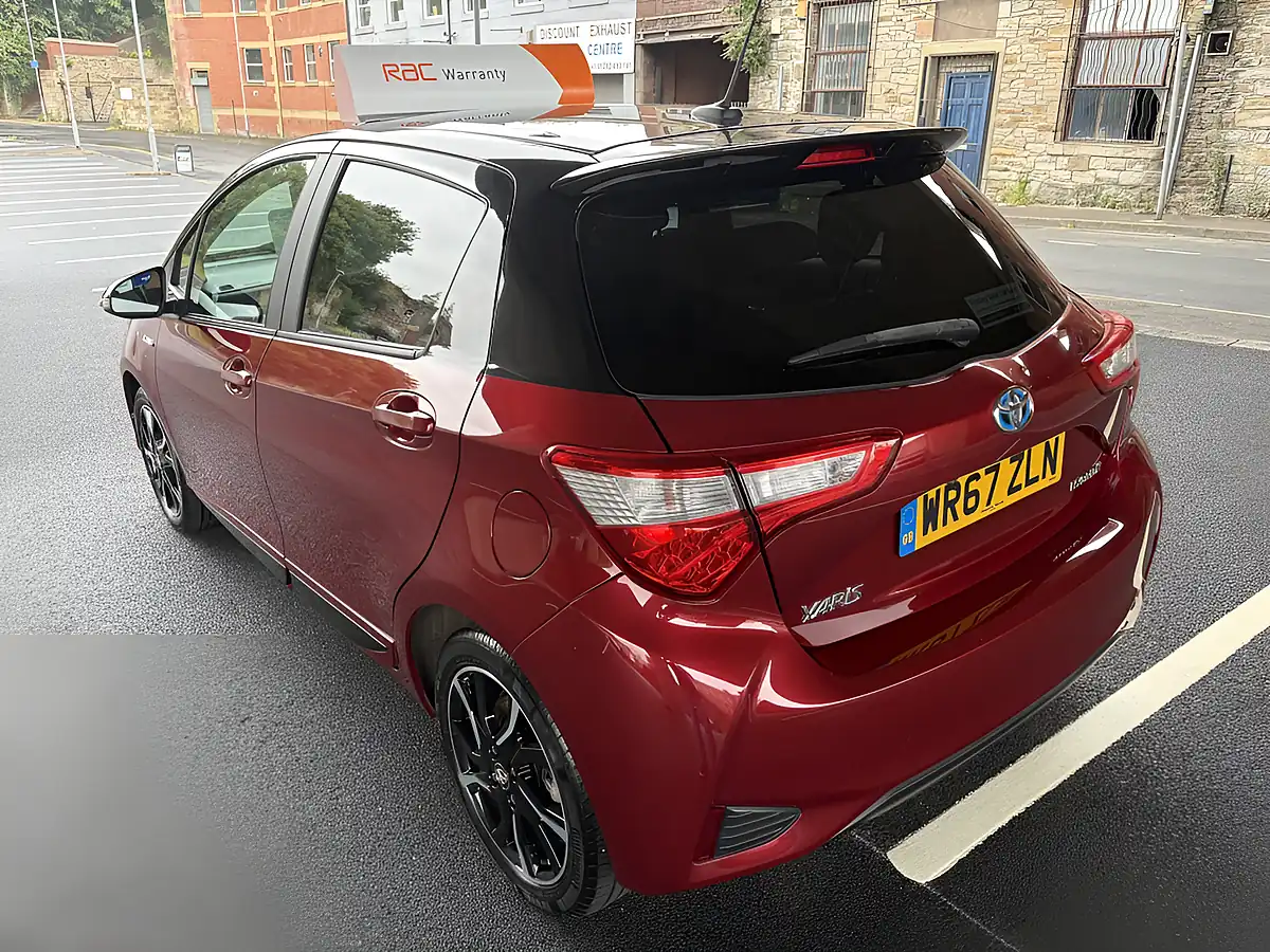 Used 2017 Toyota Yaris Bi-Tone Black - Interior and Exterior details 10