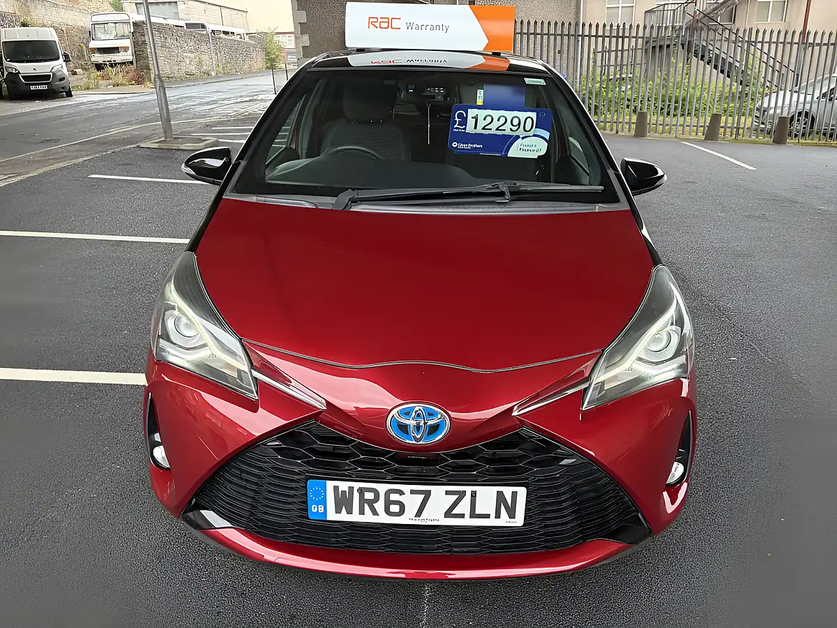 Used 2017 Toyota Yaris Bi-Tone Black - Interior and Exterior details 3