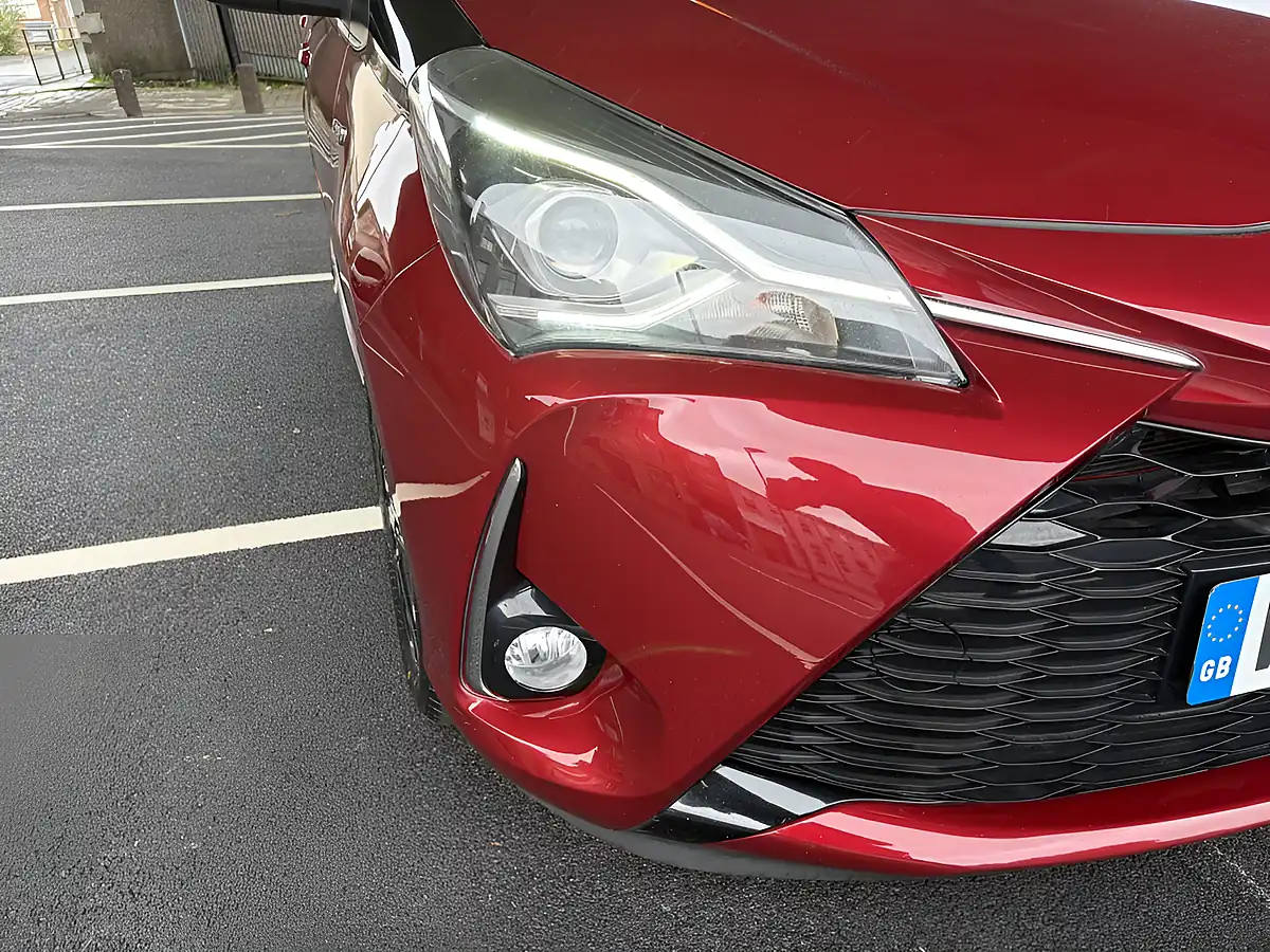 Used 2017 Toyota Yaris Bi-Tone Black - Interior and Exterior details 5