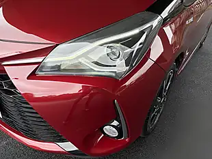 Used 2017 Toyota Yaris Bi-Tone Black - Interior and Exterior details 6