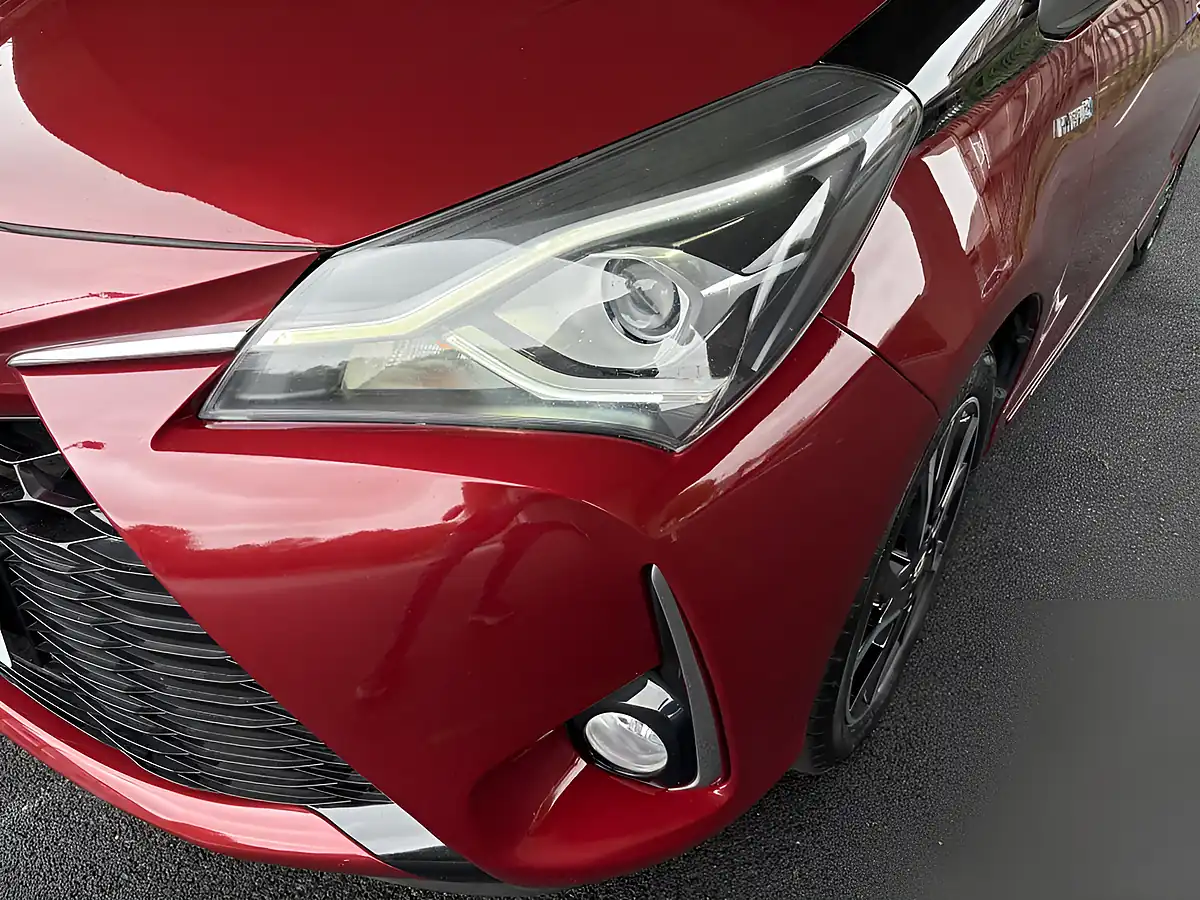 Used 2017 Toyota Yaris Bi-Tone Black - Interior and Exterior details 6