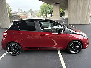 Used 2017 Toyota Yaris Bi-Tone Black - Interior and Exterior details 8