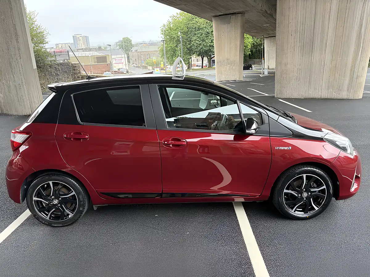 Used 2017 Toyota Yaris Bi-Tone Black - Interior and Exterior details 8