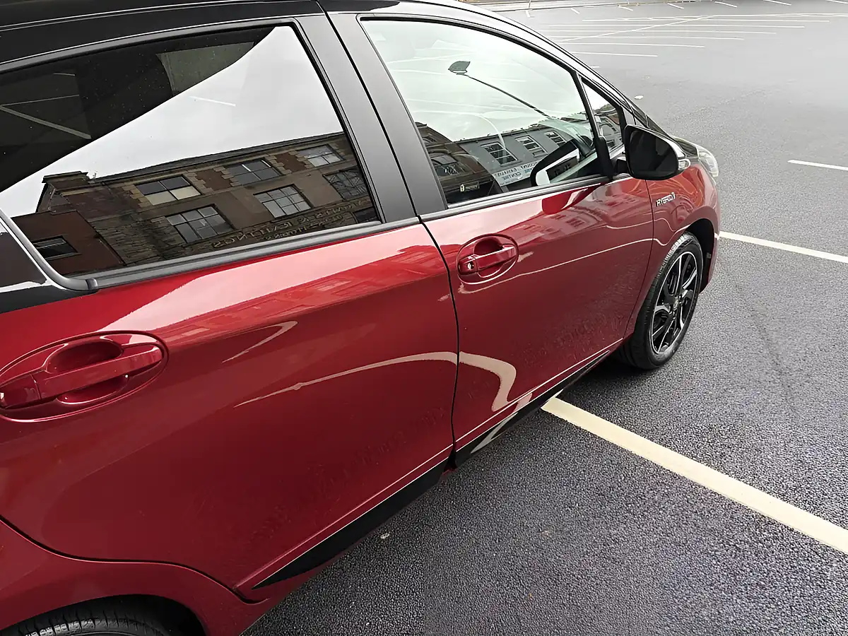 Used 2017 Toyota Yaris Bi-Tone Black - Interior and Exterior details 9