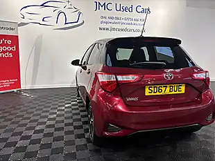 Used 2017 Toyota Yaris Blue Bi-Tone Red - Interior and Exterior details 10