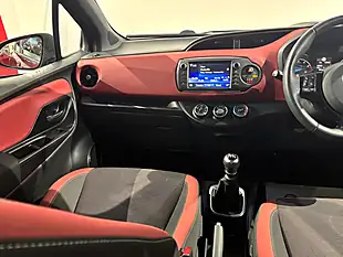 Used 2017 Toyota Yaris Blue Bi-Tone Red - Interior and Exterior details 14