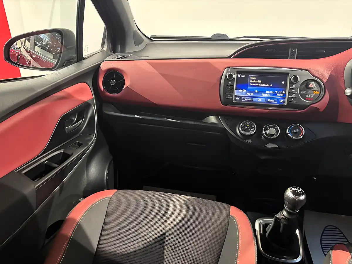 Used 2017 Toyota Yaris Blue Bi-Tone Red - Interior and Exterior details 16