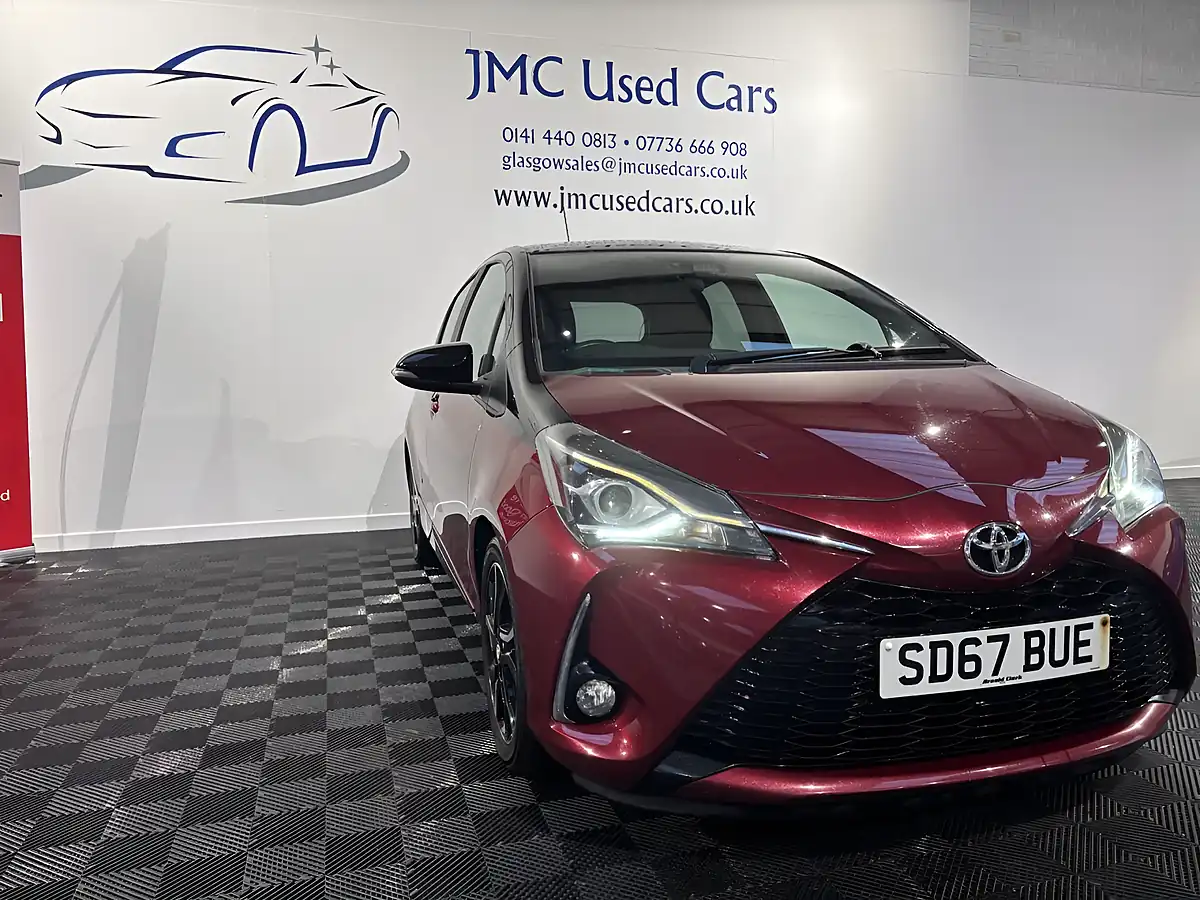 Used 2017 Toyota Yaris Blue Bi-Tone Red - Interior and Exterior details 3