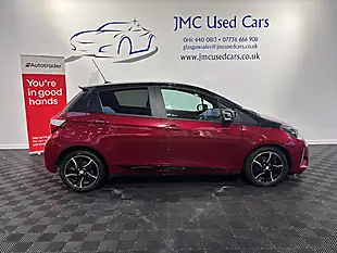 Used 2017 Toyota Yaris Blue Bi-Tone Red - Interior and Exterior details 6