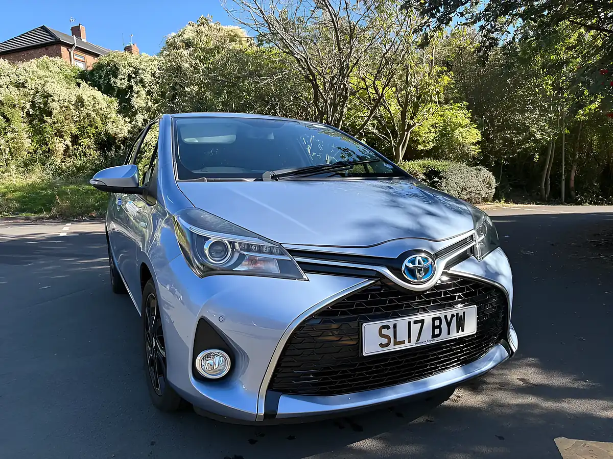 Used 2017 Toyota Yaris Design Island Blue Metallic - Interior and Exterior details 4