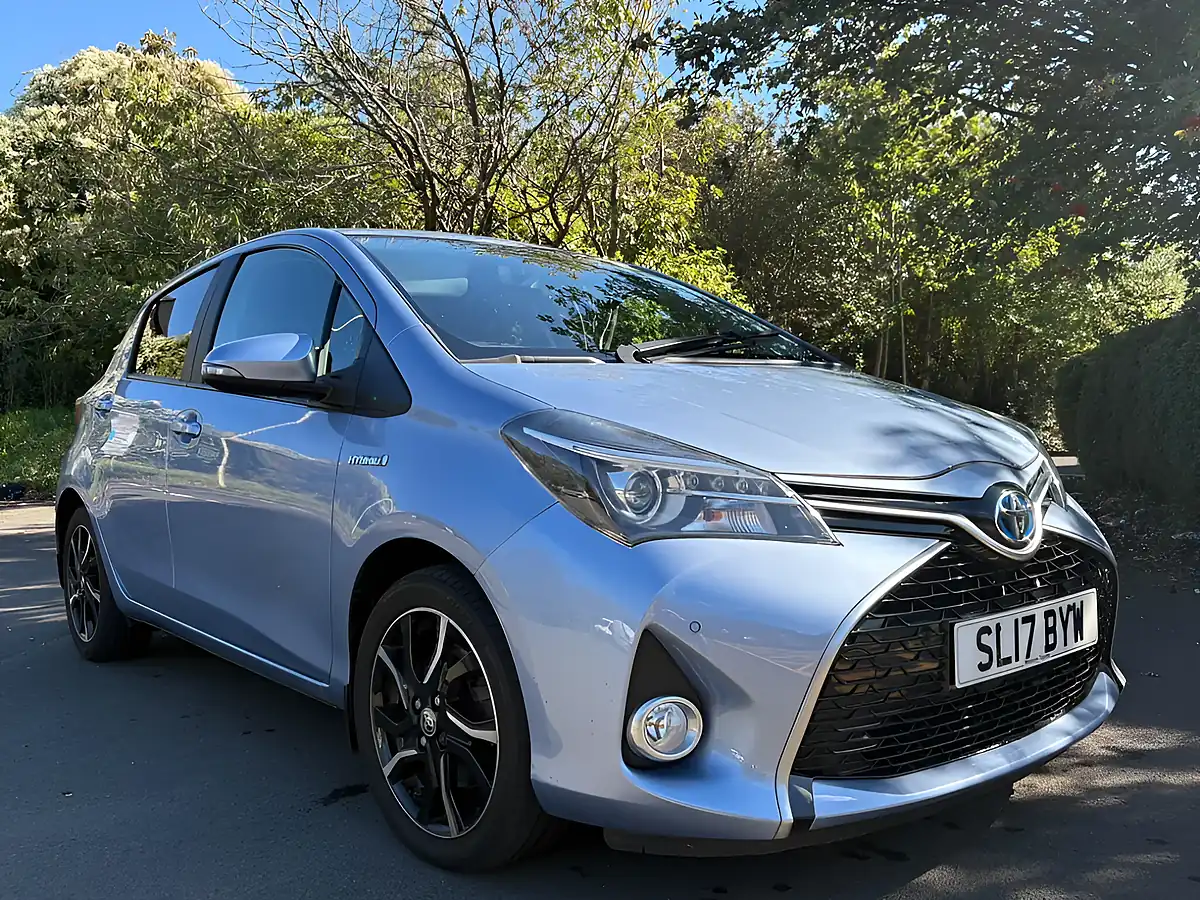 Used 2017 Toyota Yaris Design Island Blue Metallic - Interior and Exterior details 5