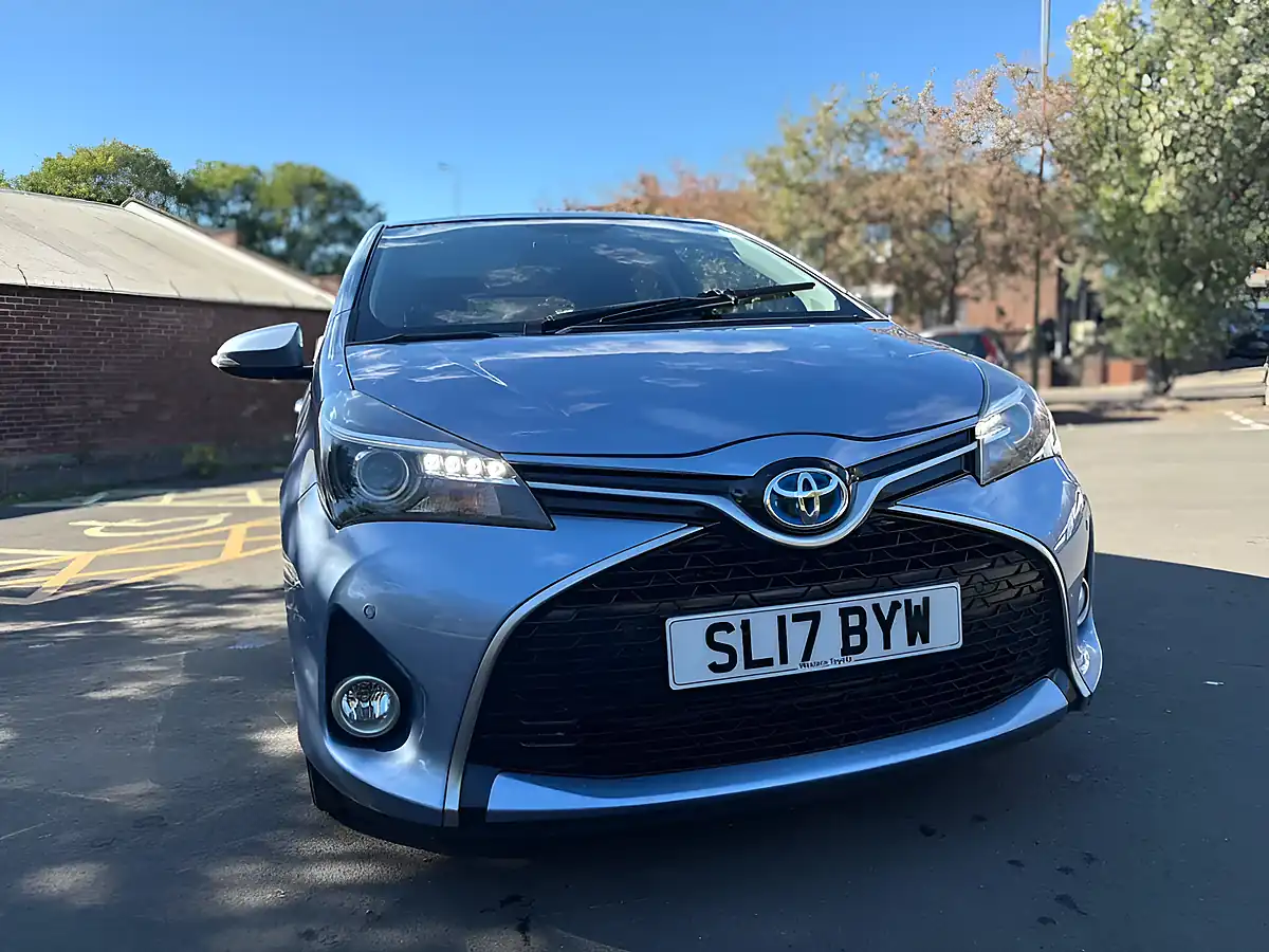 Used 2017 Toyota Yaris Design Island Blue Metallic - Interior and Exterior details 8