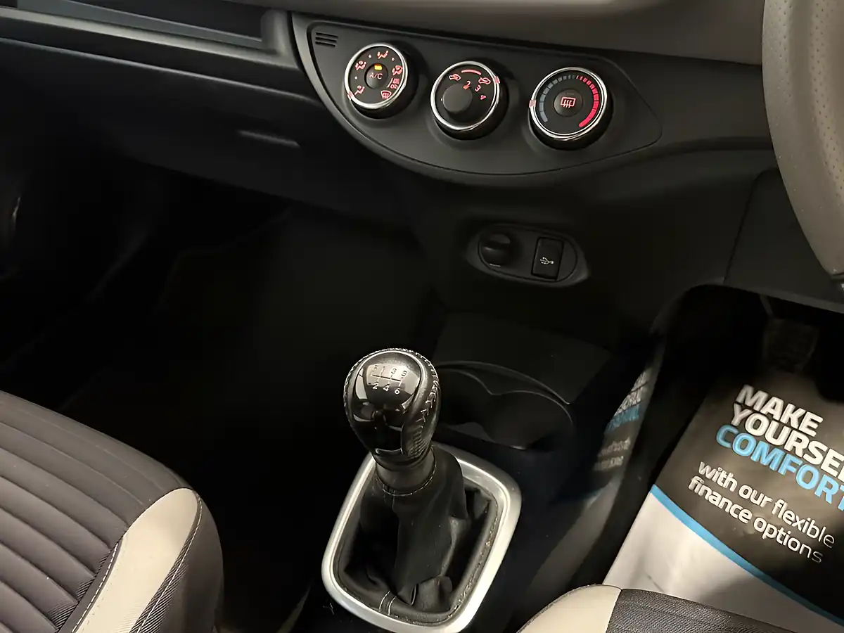 Used 2017 Toyota Yaris Design White - Interior and Exterior details 18