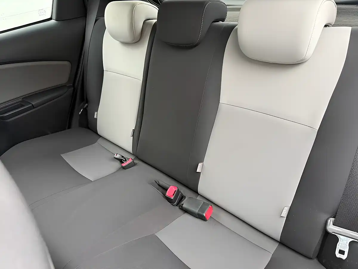 Used 2017 Toyota Yaris Design White - Interior and Exterior details 20