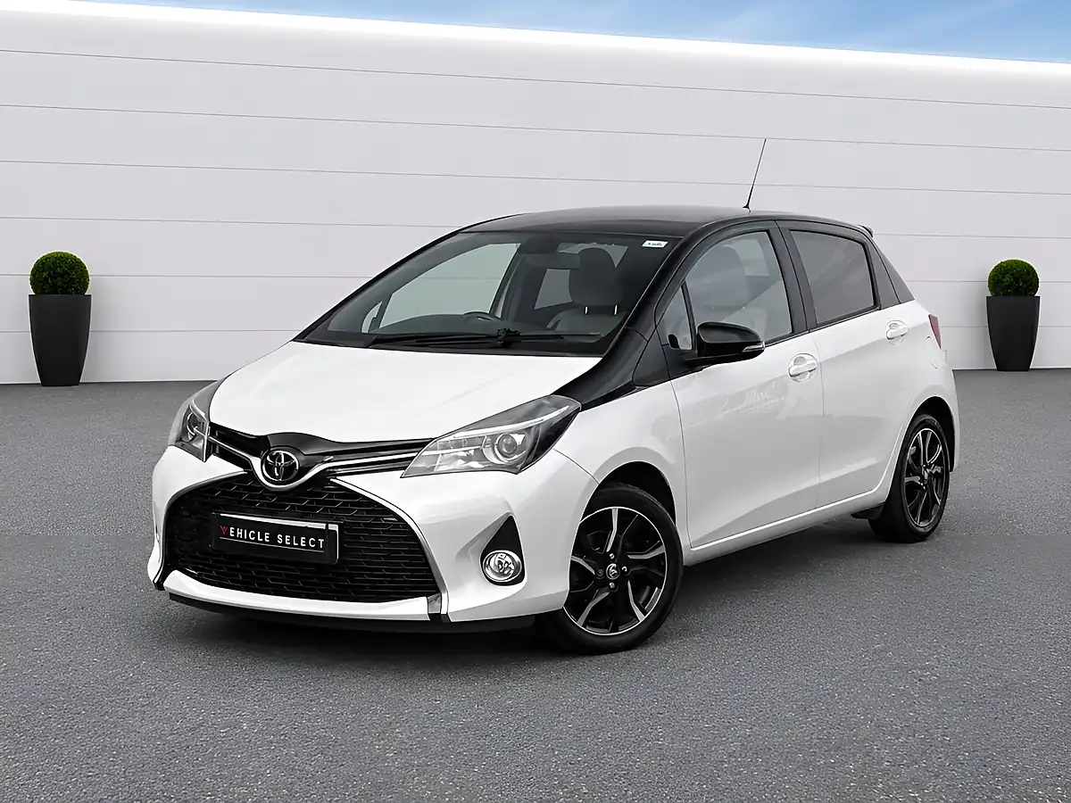 Used 2017 Toyota Yaris Design White - Interior and Exterior details 5
