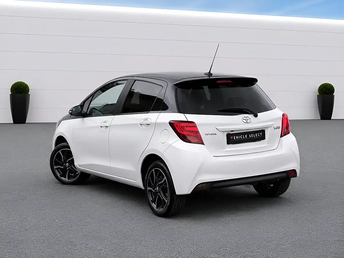 Used 2017 Toyota Yaris Design White - Interior and Exterior details 8